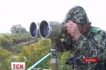 На кордоні з Придністров'ям українці копають протитанкові рови та землянки ВІДЕО