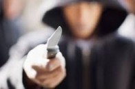 Серед ночі у Луцьку побили та обікрали чоловіка