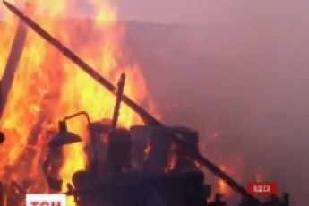 Масштабна пожежа в Одесі: палав деревообробний завод ВІДЕО