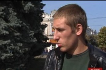 Дивом вцілілого бійця АТО не взяли до коледжу, бо він не встиг подати документи ВІДЕО