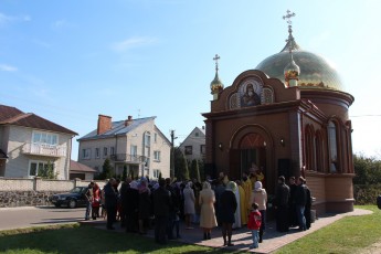 В «Царському селі» поблизу Луцька освятили церкву ВІДЕО