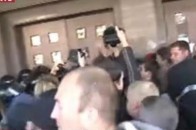 Бійка під Київрадою: підприємці почубились з міліцією ВІДЕО