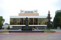 Волинському театру купили авто за 350 тисяч