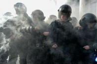 Під час пікету під Радою постраждали 15 міліціонерів, - МВС ВІДЕО