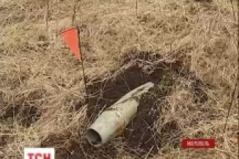 Неподалік Маріуполя терористи обстріляли військовий автомобіль: є загиблі ВІДЕО
