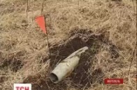Неподалік Маріуполя терористи обстріляли військовий автомобіль: є загиблі ВІДЕО
