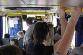 Лучани нарікають на роботу пасажирського транспорту