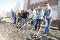 Луцьких школярів змусять прибирати в парку