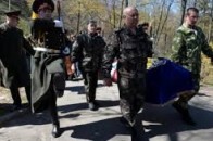 У Дніпропетровську поховали ще 21 неідентифікованого бійця, що загинули під Іловайськом ВІДЕО