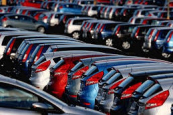 В Україні масово розпродають автосалони