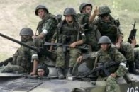Російські війська з прапорами пройшли Луганськом ФОТО