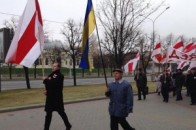 Білоруси з українськими стягами вийшли на вулиці Мінська ВІДЕО