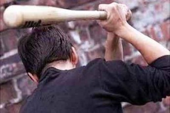 Волинянин провчив сусідку дерев’яною палицею