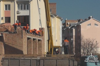 Губернатор заборонив новобудови поки не завершать розпочате