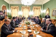 Порошенко домігся від Словаччини гарантій реверсу газу в Україну ВІДЕО