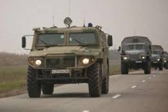 Разом з «гумконвоєм» Путін прислав у Луганськ колону військової техніки ВІДЕО