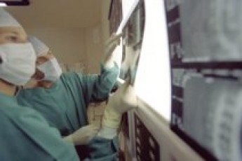 У Кабміні хочуть зробити всіх українських медиків військовозобов'язаними