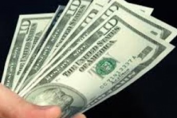 Долар пішов угору