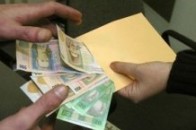 Скільки має вкрасти депутат, щоб прожити на зарплату 6 тисяч гривень ВІДЕО