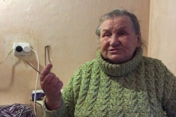 Пенсіонерка з Волині розробила особливі рукавички для бійців АТО ФОТО