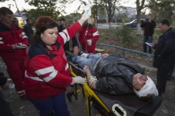 У Донецьку снаряд влучив у автобус: є загиблі