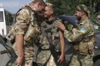 З полону звільнили ще 6 військових, серед них 2 офіцери - Порошенко
