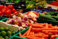 Овочі і фрукти в Україні подорожчали майже на 40%