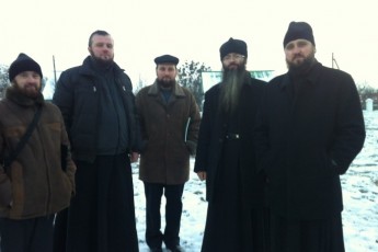 Представники волинського духовенства передали майже 30 тисяч для бійців АТО
