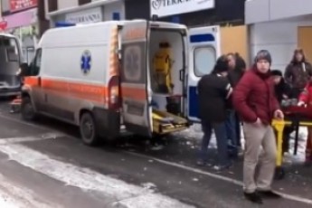 Джип «поліції» «ДНР» збив трьох донеччан на тротуарі ВІДЕО