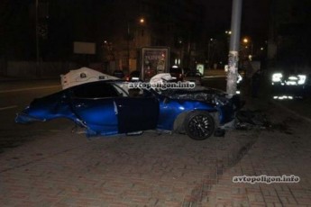 З'явилося відео страшної аварії Maserati у центрі Києва ВІДЕО