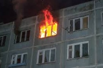 Пожежа у Луцьку: безхатченко ледве не спалив багатоповерхівку