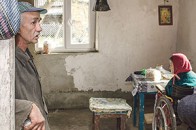«Під час обстрілів усі ховаються у підвалі, а моя сестра - в інвалідному візку» - біженці на Волині