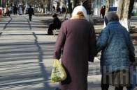 Кабмін хоче підвищити пенсійний вік чоловіків та жінок до 65 років