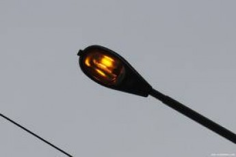 «Економія по-луцьки»: для чого освітлюють міські вулиці вдень? ВІДЕО