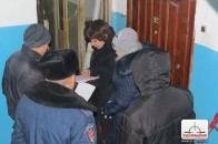 У Луцьку любителька тварин мало не викинулася з вікна під час візиту держвиконавців ВІДЕО