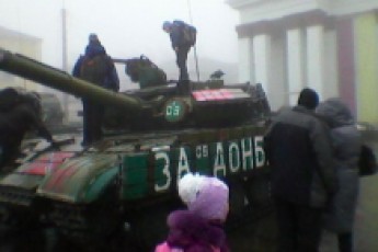 Мешканці Красного Луча повстали проти «козачків» і вигнали їх з міста