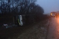 На Полтавщині перевернувся автобус із півсотнею біженців із Луганщини ВІДЕО