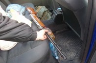 Волинянин, сидячи у багажнику, ледь не постріляв дітей