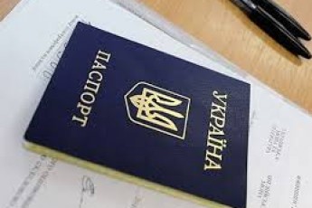 Кримчани масово їдуть на Херсонщину, щоб поновити українські паспорти ВІДЕО