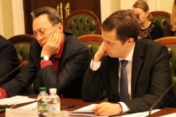 Комітети Ради збираються майже таємно ДОКУМЕНТ