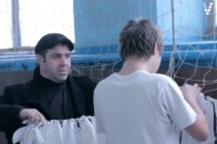 Волинські школярі роблять маскувальні сітки для солдатів АТО ВІДЕО