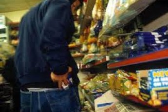 На Волині невідомий обікрав магазин