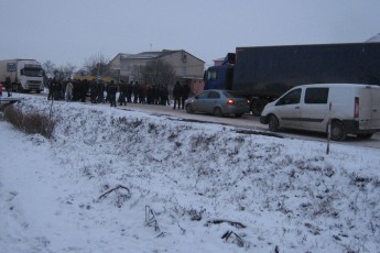 Шахтарі Волині перекрили трасу на знак протесту ВІДЕО