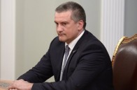 Аксьонов вимагає від силовиків і суддів здати українські паспорти