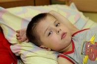 Маленький волинянин мужньо бореться за життя та чекає різдвяного дива