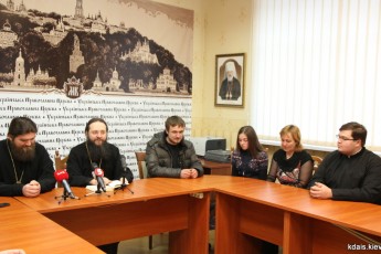 Рідним сьогодні передали двох лучан, яких звільнили з полону ФОТО