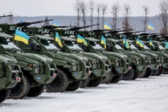 В понеділок сили АТО отримають 100 одиниць військової техніки – Порошенко