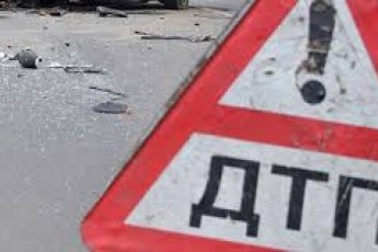 Аварія у Луцьку: дві елітні автівки не поділили дорогу