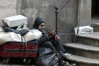 Лучанина виселяє сусід із власного помешкання ВІДЕО