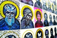 Автор графіки у центрі Луцька щодня маркером малював святих